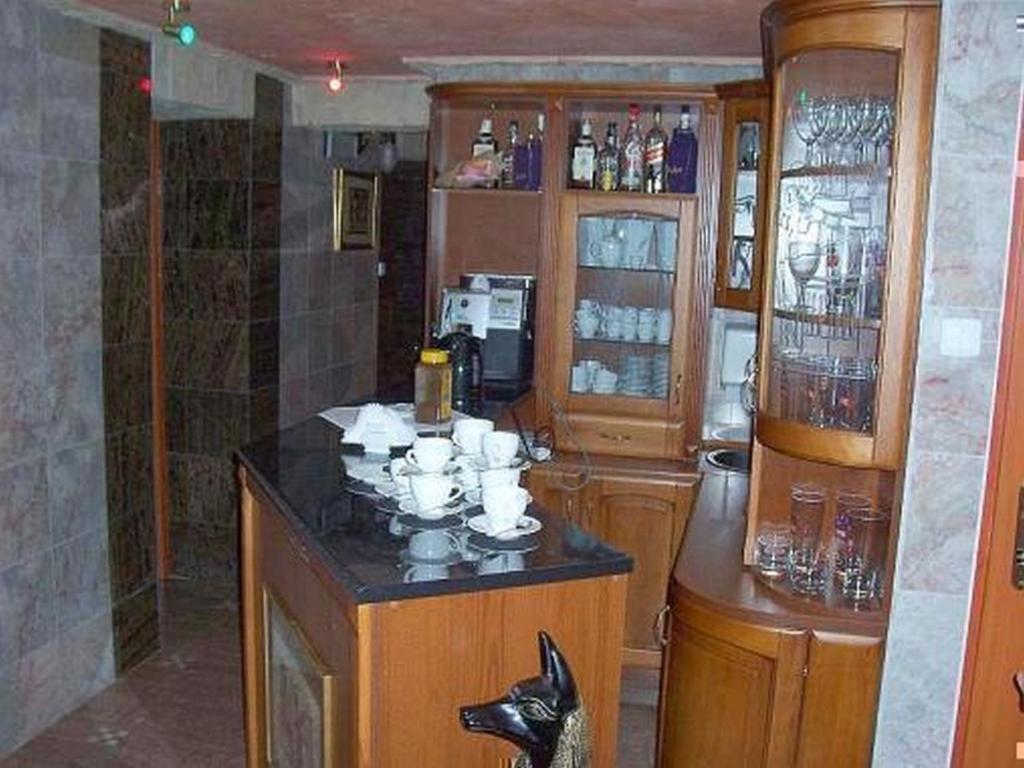 Hotel Faraon Kielce Bagian luar foto
